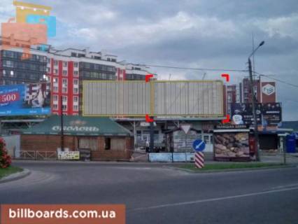 Призма B в Львове вул. Хмельницького ("Галицьке перехрестя"), справа, призма 1 - 158205 фото 1
