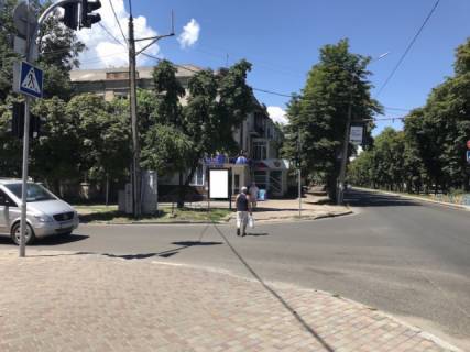 Citylight B in Cherkasy, 1.2x1.8  bst. Sevcenka / st. Pionerskaa, TRC "Pioner" Photo 1