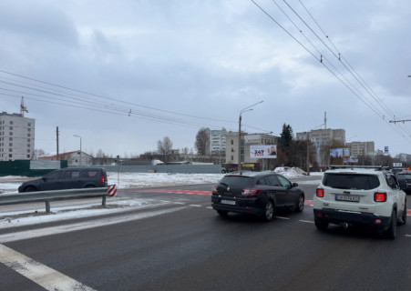 Билборд B в Черкассах ул.Сумгаїтська 17 Автосалон сельхозтехнїки фото 1