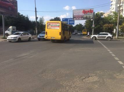 Билборд A в Одессе, 3x6x2  Сім’ї Глодан вул. (Ільфа і Петрова)-Чикаленка Євгена вул. (Академіка Вільямса) (Копійка,Епіцентр, Метро, Будівельний  р-к)) фото 1