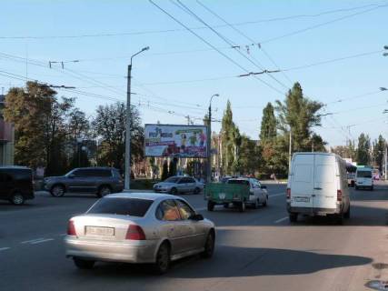 Призма B в Кременчуге, 3 х 6  Свободи просп. (кол. 60-річчя Жовтня), 5, перехр. з Майора Борищака (кол. Цюрупи), район фабрики «Рошен» та завода «Кредмаш» - 87189 фото 1