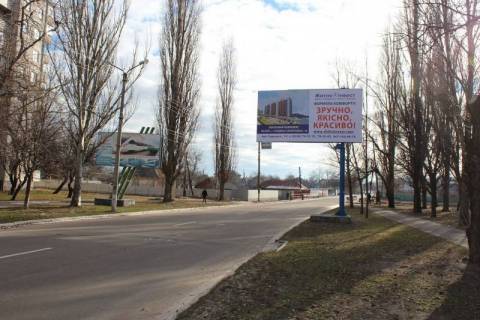 Billboard A in Kremenchuk, 3 х 6  st. Respublikans'ka, 146, viizd iz mista, r-n zupinki miscevogo transportu, viddilenna Novoi posti ta rinku  Photo 1