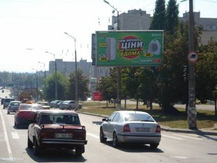 Призма A в Кременчуге, 3 х 6  Свободи просп. (кол. 60-річчя Жовтня), 2, кварт. 101, перехр. з вул. Європейською, район магазів «Аврора», "Та-Да" і супермаркету «МаркетОпт» - 87211 фото 1
