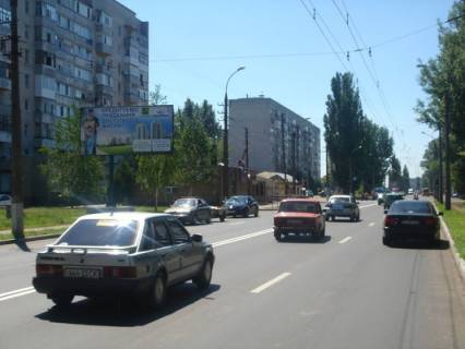 Билборд B в Кременчуге, 3 х 6  Просп. Лесі Українки (кол. 50-річчя Жовтня), біля буд. 65, р-н супермаркету «МаркетОпт», зупинка «Керченська» фото 1