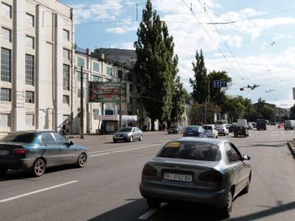 Призматрон, Призма B у Кременчуці, 3 х 6  Свободи просп. (кол. 60-річчя Жовтня), 8а, перехр. з вул. Троїцькою та вул. Хорольською, район супермаркету «АТБ» та електростанції - 87197 Фото 1