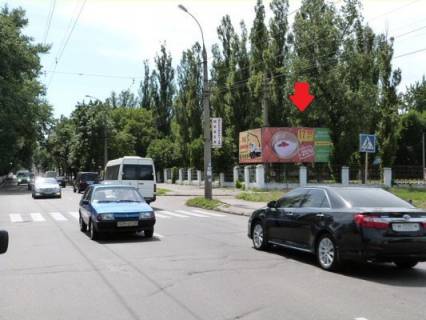 Билборд A в Кременчуге, 3 х 6  вул. Троїцька. (кол. Красіна), 103, район Троїцької церкви, перед супермаркетом «МаркетОпт» фото 1