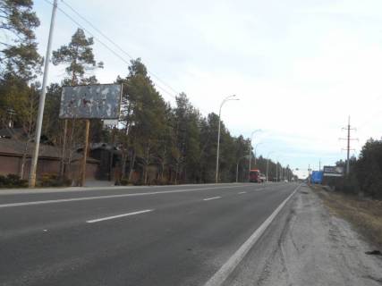 Билборд B в Козине Конча-Заспа, траса Р-01, км 32+450 ліво, через 250м після повороту на с. П'ятихатки (вул. Анатолія Солов'яненка), через 550м після повороту на вул. Лобановського фото 1