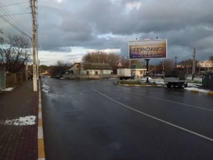 Билборд A в Буче, 6*3  на розі вул. Жовтнева та вул. Вокзальна (на з/д переїзді) фото 1