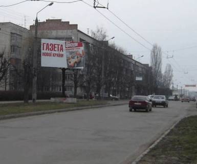 Билборд B в Черновцах ул.Сергія Скальда (Комарова), 11 фото 1