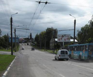 Билборд A в Черновцах, 3х6  вул. Героїв Майдану (Червоноармійська) напроти АЗС Укрнафта виїзд фото 1