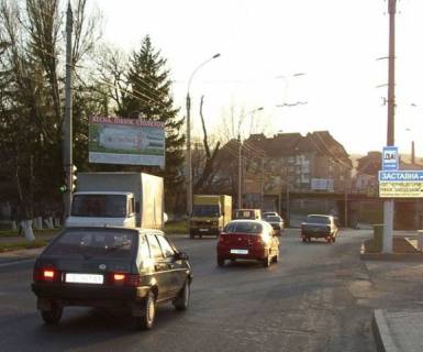 Билборд B в Черновцах ул.Хотинська, 4 в центр фото 1