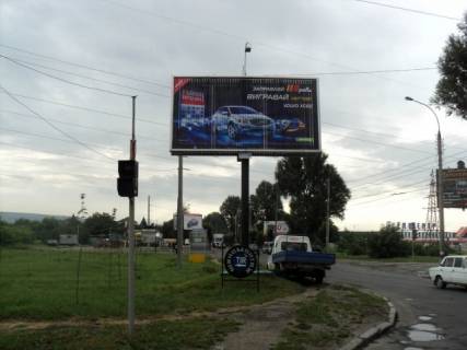 Billboard B in Chernivtsi st. Geroiv Majdanu, 77 Photo 1