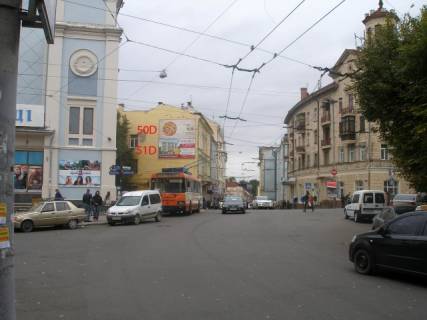 Билборд A в Черновцах ул.Университетская, 8 нижний, центр около Фокстрота фото 1
