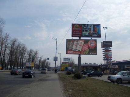 Призма A в Киеве, 3х6  вул. В. Кільцева / ТЦ "Форум", маг. "Новус"  (нижня) - 114331 фото 1