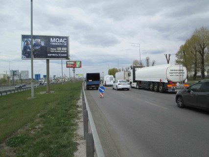 Призма A в Киеве, 3х6  вул.В.Кільцева поворот на Жуляни/ав-н Scania-Volvo на розподілювачі в напр. просп. Берестейський (Перемоги) - 294610 фото 1