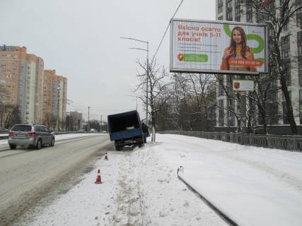 Призма A в Киеве, 3х6  просп. Гузара Любомира (Комарова), 19, в центр  (напроти ЖК "Сучасний Квартал") - 297727 фото 2