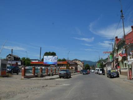 Билборд B в Берегово, 3х6  м.Хуст, вул. Івана-Франка, автостанція,  заїзд в центр міста, в сторону м.  Ужгород фото 1