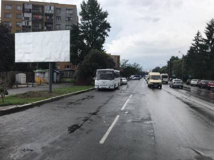 Billboard B in Uzhgorod, 6x3  m. Uzgorod prosp.Svobodi, bila avtovokzalu Photo 1