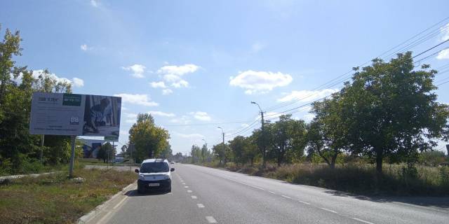 Billboard B in Vinogradiv, 6x3  st. I. Franka,vizd v misto, AZS Photo 1