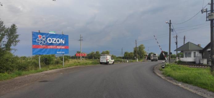 Билборд A в Берегово, Біл-борд  Хустський район, поворот на с. Бороняво,переїзд, в сторону м. Хуст, траса  фото 1