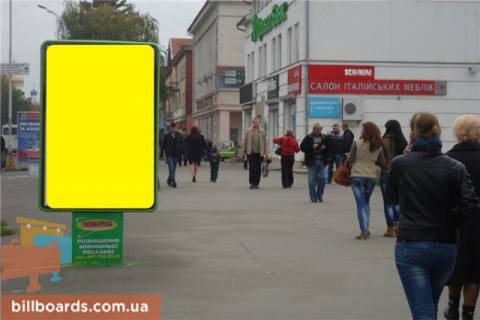 Ситилайт B в Ужгороде м.Ужгород просп. Свободи,біля   16-ти поверхівки, Приватбанку, зупинка міського транспорту, пошта, світлофор, пішохідний перехід,в сторону у-магу Україна фото 1