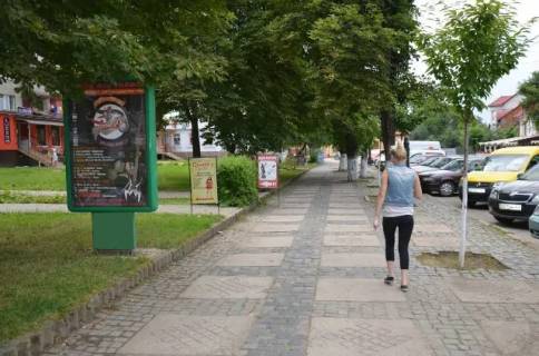 Ситилайт B в Тячеве, 1.2x1.8  вул. Незалежності, біля Надра, Коопінвест та Індекс банків фото 1