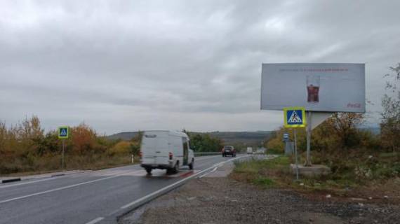 Билборд A в Зубівці, 6x3  Зупинка Зубівка в сторону с. Лалово фото 1