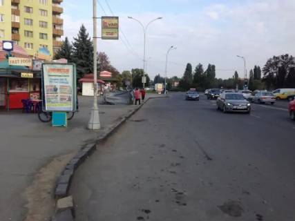 Сiтiлайт A у Ужгороді, 1.2x1.8  м.Ужгород просп. Свободи,біля   16-ти поверхівки, Приватбанку, зупинка міського транспорту, пошта, світлофор, пішохідний перехід,в сторону транспортного мосту Фото 1