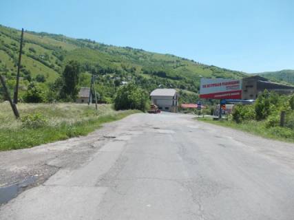 Білборд, Бігборд (Борд)  A у Рахові Рахів вїзд  в місто зі сторони м.Ів.Франківськ Фото 1
