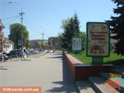 Сiтiлайт A у Тячеві вул. Незалежності, центр міста, вхід біля Універмагу, Ексім банку, напроти продуктового магазину, масове скупчення людей Фото 1