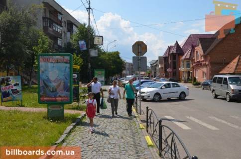 Сiтiлайт B у Тячеві вул. Незалежності, центр міста, біля страхової компанії Acsa та магазину Міленіум, автобусні зупинки, великий потік пішоходів Фото 1