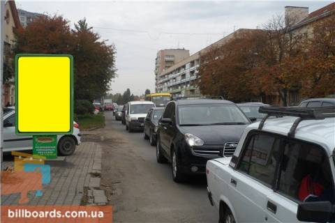 Ситилайт B в Ужгороде м.Ужгород просп. Свободи,біля  ТЦ Білочка, Приватбанку, світлофор, пішохідний перехід, в сторону 16-ти поверхівки фото 1
