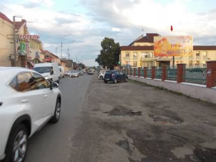 Билборд A в Хусте, 6x3  м. Хуст, вул. Івана-Франка, центр міста, перед автовокзалом, в сторону м. Івано-Франківськ фото 1