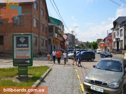 Ситилайт B в Тячеве вул. Незалежності, центр міста, біля торгового комплексу Діамант та районної аптеки, напроти торгового комплексу Меркурій, великий потік пішоходів фото 1