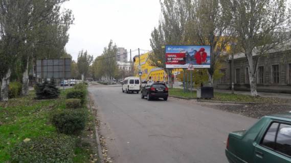 Білборд, Бігборд (Борд)  A у Мелітополі, 3х6  вул. Гетьманська, 14 (біля торгівельно-розважального центру та центрального Сайти Вся) Фото 1