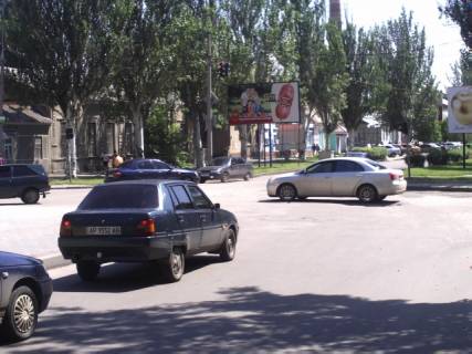 Білборд, Бігборд (Борд)  B у Мелітополі, 3х6  вул. Гетьманська, 14 (біля торгівельно-розважального центру та центрального Сайти Вся) Фото 1