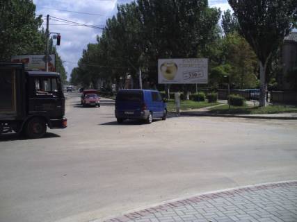 Билборд A в Мелитополе, 3х6  ул. Гетманская, 93 (возле торгово-развлекательного центра и центрального рынка) фото 1