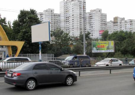 Билборд B в Киеве, 6х3  Чоколівський бул., залізнична станція "Караваєві дачі"-2 (АТЛ, готель Ibis, АЗС Glusco), в напрямку Борщагівська вул фото 1