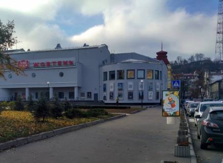 Ситилайт A в Киеве, 1.2x1.8  Ул. Щекавицкая, 26. Кинотеатр «Жовтень» фото 1