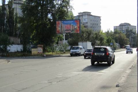 Білборд, Бігборд (Борд)  B у Києві, щит  Кибальчича вул., 15, (навпроти ринок "Десна", маркет "Фуршет", "Фора", Приват Банк, УкрСоцБанк, "Космо"), в напрямку Воскресенський (Перова б-р) проспект Фото 1