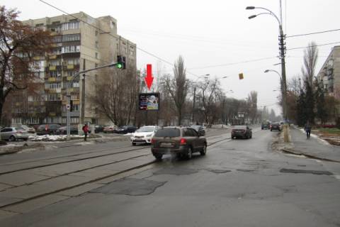 Білборд, Бігборд (Борд)  B у Києві, 3.14x2.3  Кирилівська вул. (Фрунзе вул.), 89 - вул. Хвойки В., (Ощадбанк, Парк Хвойки, стадіон "Спартак"), в напрямку О.Теліги вул. Фото 1