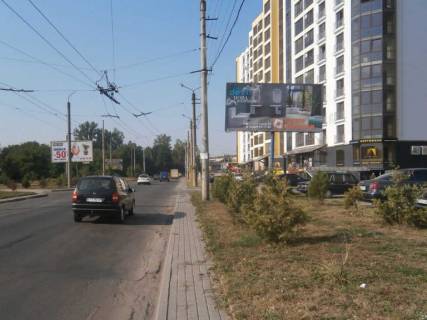Билборд A в Ивано-Франковске, 3х6  Івасюка, 9 (навпроти Легенди) фото 1