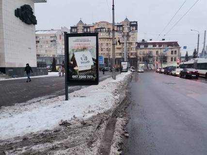 Ситилайт B в Ивано-Франковске Бандери-Незалежності драмтеатр №2 фото 1