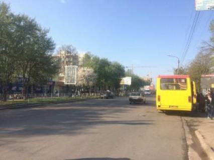 Призма B в Ивано-Франковске вул.Мазепи     Сільпо,Комфі,Фокстрот - 389971 фото 1