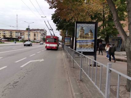 Ситилайт A в Ивано-Франковске Незалежності  навпроти драмтеатру №2  центр фото 1