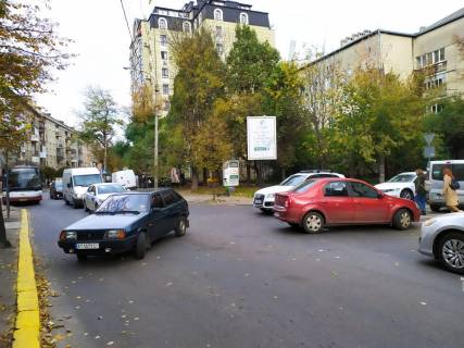 Призма A в Ивано-Франковске вул.Мазепи-Гординського центр - 439822 фото 1