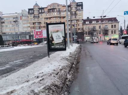 Ситилайт B в Ивано-Франковске Бандери-Незалежності драмтеатр №1 фото 1
