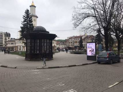 Видеоборд A в Ивано-Франковске площа Ринок   Ратуша  вхід від Катедри - 389819 фото 1
