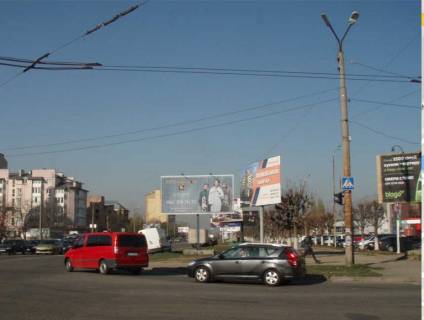 Призма A в Ивано-Франковске, 3х6  Вовчинецька (Гагаріна)-Надрічна  перехрестя  СМ "555", METRO - 180113 фото 1