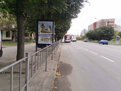 Ситилайт B в Ивано-Франковске Незалежності  перед Космос №2  центр фото 1